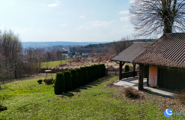 Piękny widok, strumień, sad, zabudowa |  Karwodrza