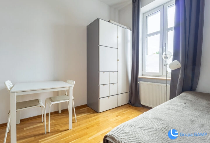 Studio 19m2 *Aleja 29 Listopada* Całość 2350 zł!