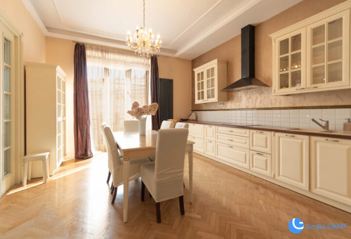 3-pok.104 m2, Stare Miasto, ul. Wielopole, balkon.