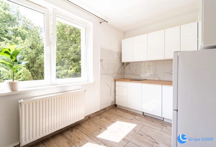 3-pok. 43m2*os. Złotej Jesieni* po remoncie