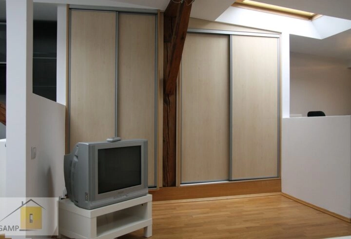 Studio 40 m2 w centrum, od 15.07, 2700 ALL