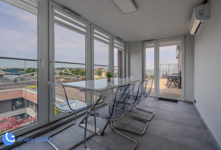 3-Bedroom Unique Penthouse by the River