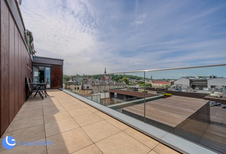 3-Bedroom Unique Penthouse by the River