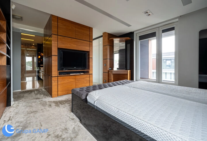 3-Bedroom Unique Penthouse by the River