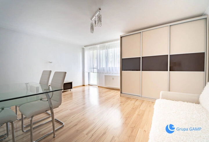 3 pok. | 68 m2 | Po remoncie | Balkon
