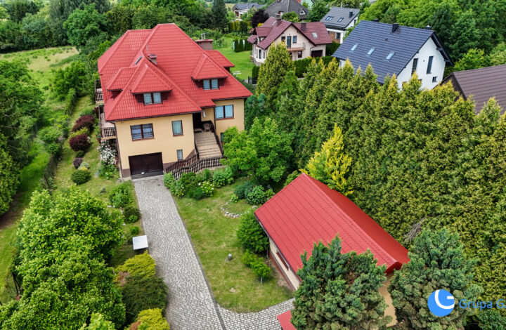 Gaj: Duży dom 400m2, 18 ar, dwa mieszkania