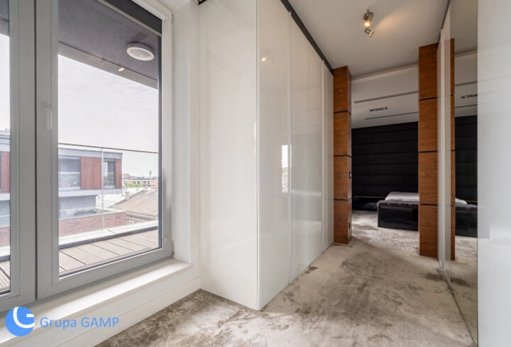 3-Bedroom Unique Penthouse by the River