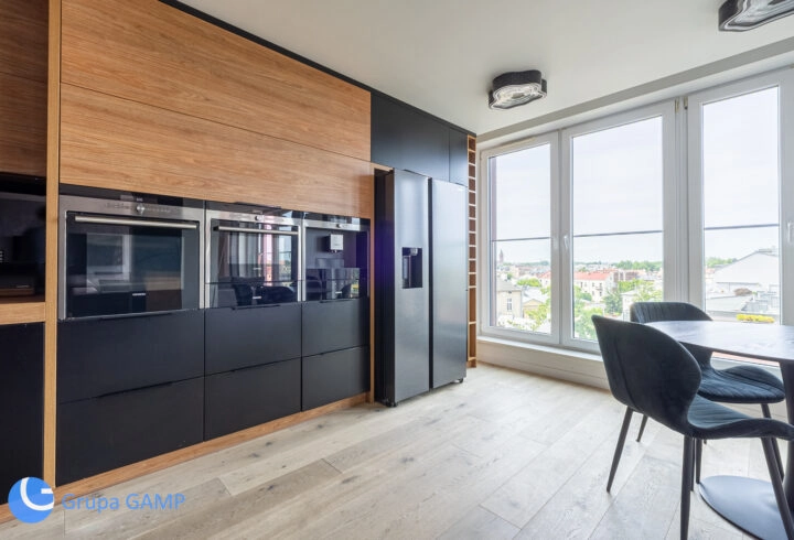 3-Bedroom Unique Penthouse by the River