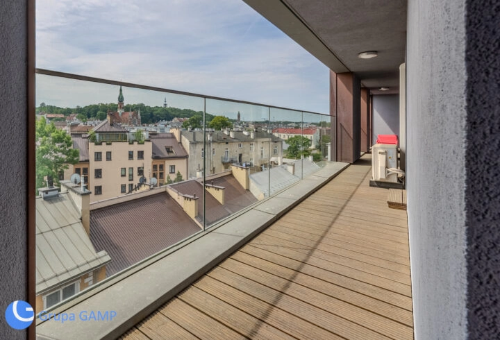 3-Bedroom Unique Penthouse by the River