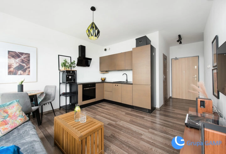 3-pok 47m2 *klima*10m2 balkon, widok na zieleń