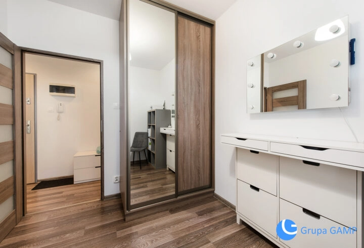 3-pok 47m2 *klima*10m2 balkon, widok na zieleń