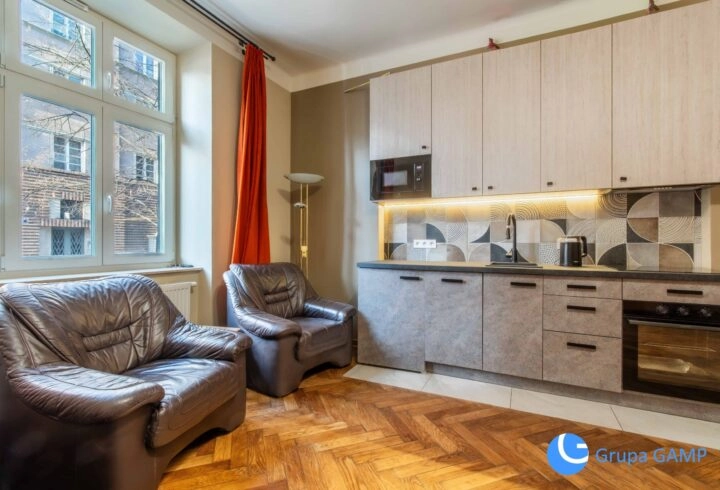 Studio w centrum| 2750 total| Plac inwalidów