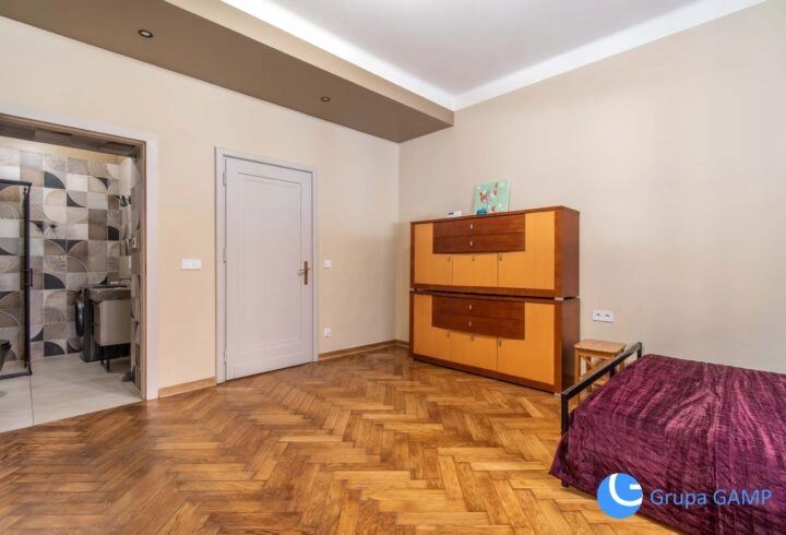 Studio w centrum| 2750 total| Plac inwalidów
