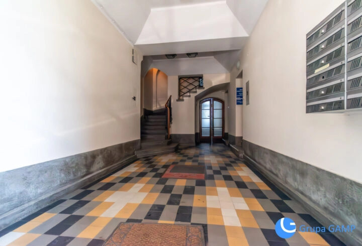 Studio w centrum| 2750 total| Plac inwalidów