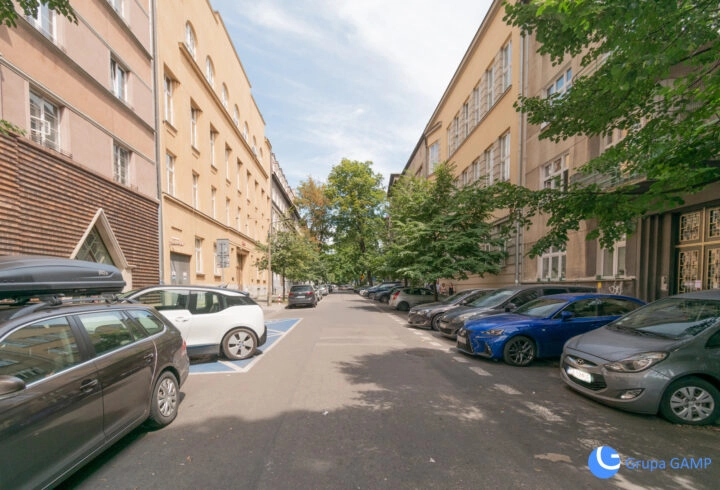 Studio w centrum| 2750 total| Plac inwalidów