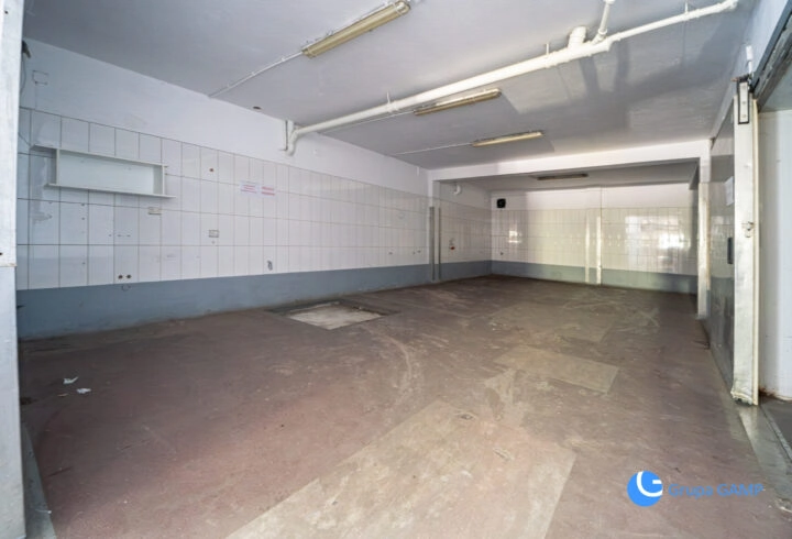 Hala magazynowo-produkcyjna z chłodniami | 861 m²