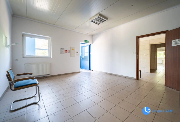 Hala magazynowo-produkcyjna z chłodniami | 861 m²