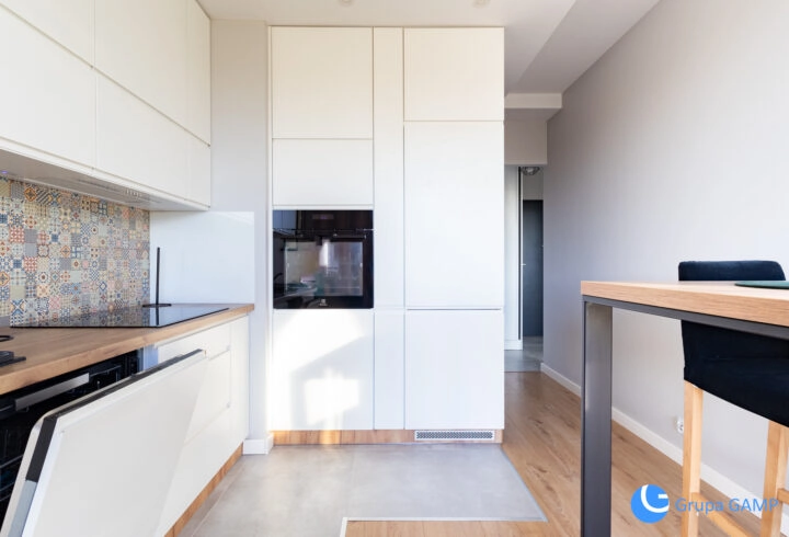 2pok, 34m2, *Mogilska Tower* Balkon, Parking