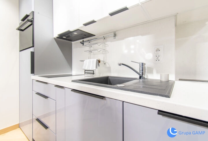 2-pok. 35m2 *Rusznikarska* balkon, 3350 PLN całość