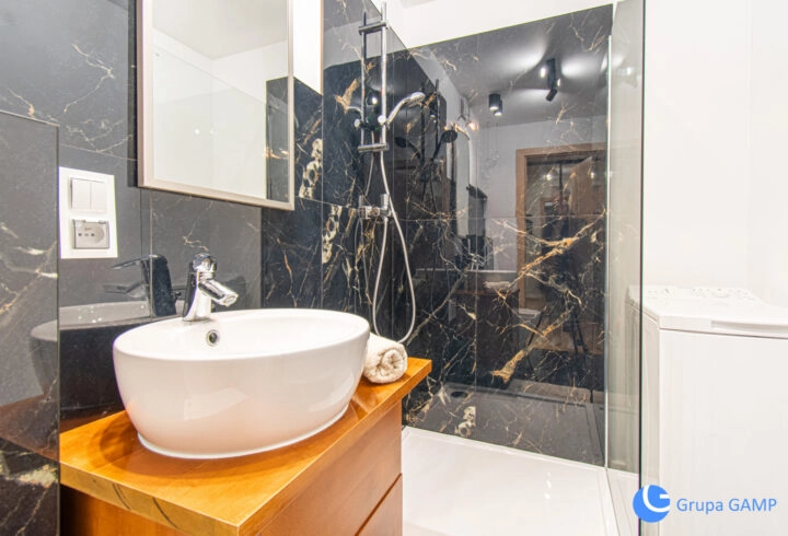 2-pok. 35m2 *Rusznikarska* balkon, 3350 PLN całość