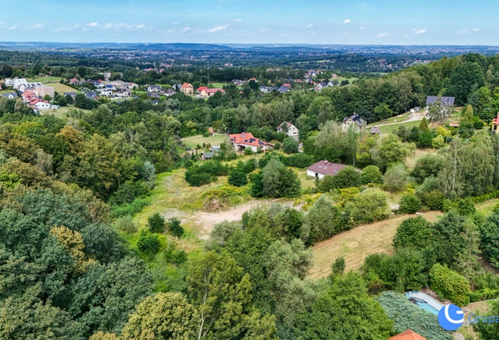 Prywatna działka pod podmiejską willę  Las, 84 ary