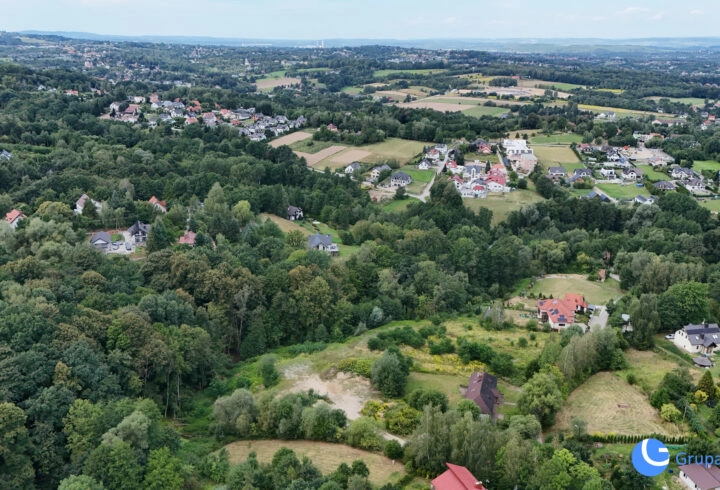Prywatna działka pod podmiejską willę  Las, 84 ary