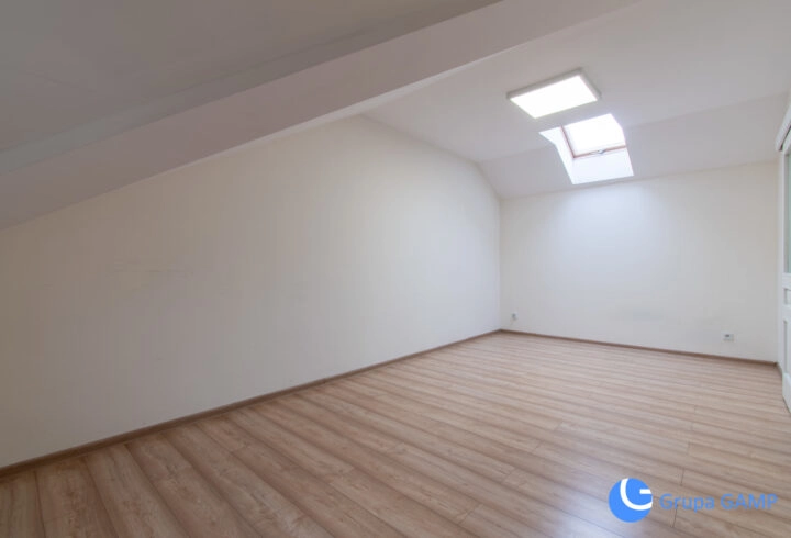 Duży dom 240m2 dla rodziny lub firmy! ZAKOPIAŃSKA