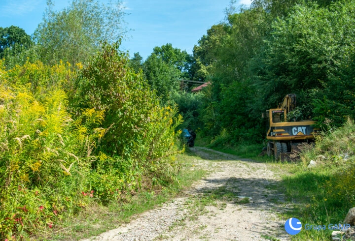Prywatna działka pod podmiejską willę  Las, 84 ary