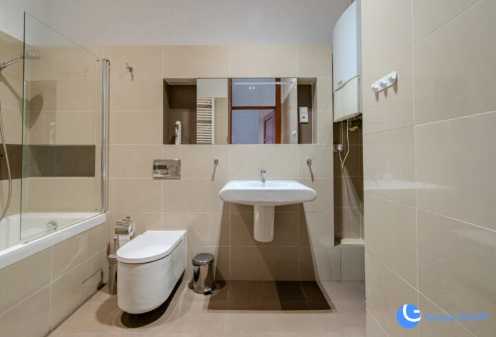 LOKAL BIUROWY I 105 m² W PRZEDWOJENNEJ