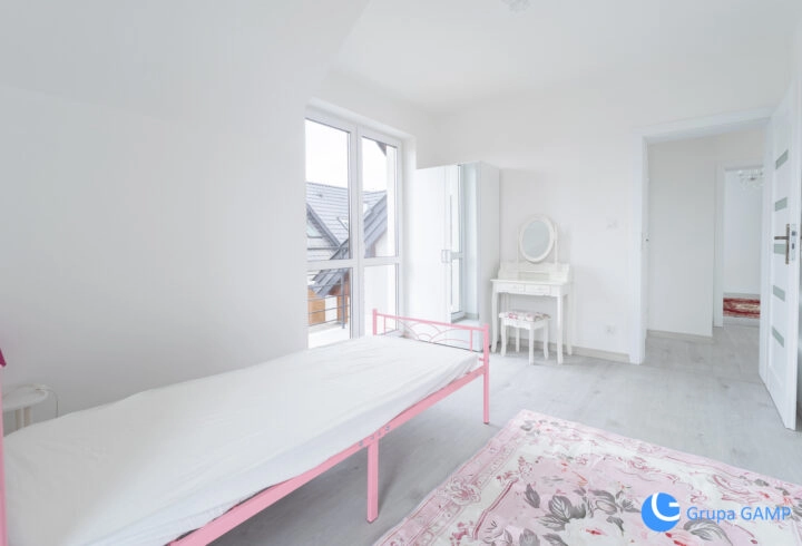 3 niezależne pokoje + salon | 136 m2 | Dom Bibice