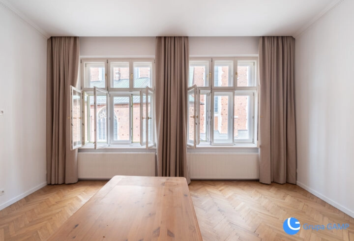 Wyjątkowy lokal128m2z widokiem na Kościół Mariacki