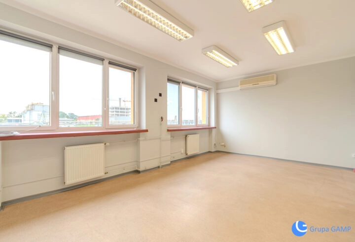 8 pomieszczeń, 120m2 Lokal Biurowy *Isep-Czyżyny*