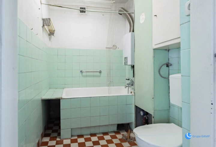 3 pok. 47.4m2 | MPEC, oddzielna kuchnia, loggia, piwnica| Wiślicka