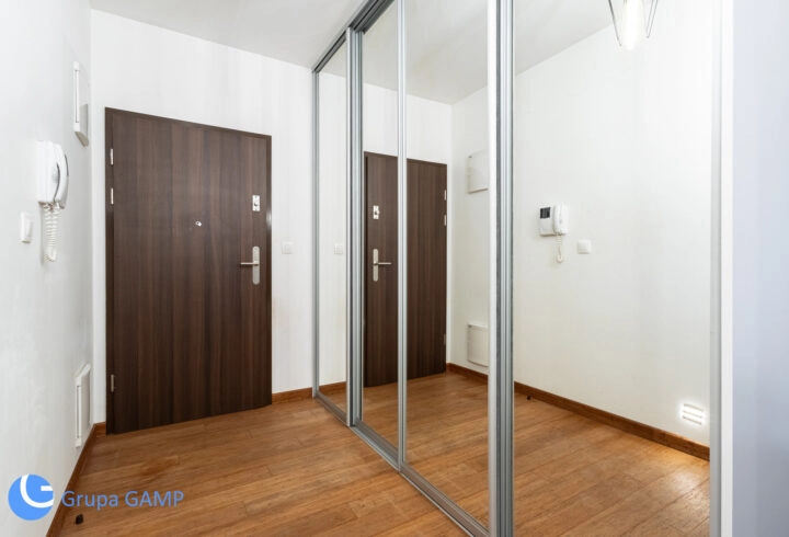 Apartament z widokiem na park, Wisłę i Wawel |3 pokoje, 2 garaże, 72m2