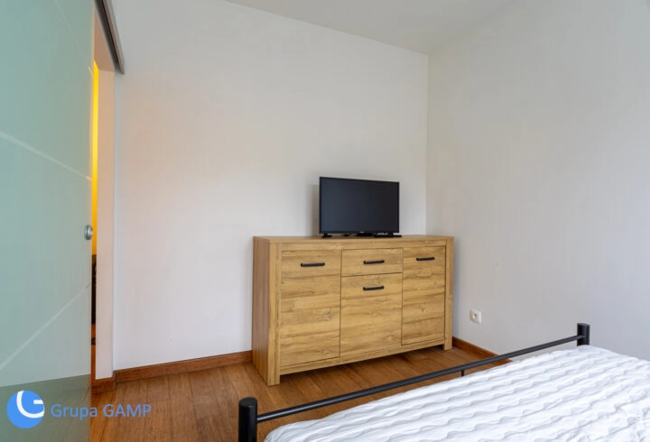 Apartament z widokiem na park, Wisłę i Wawel |3 pokoje, 2 garaże, 72m2