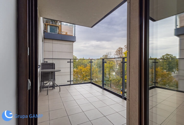 Apartament z widokiem na park, Wisłę i Wawel |3 pokoje, 2 garaże, 72m2
