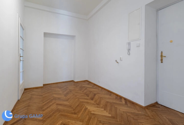 3 pokoje do aranżacji w modernistycznej kamienicy