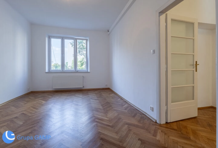 3 pokoje do aranżacji w modernistycznej kamienicy